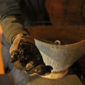 remove chimney creosote buildup,
